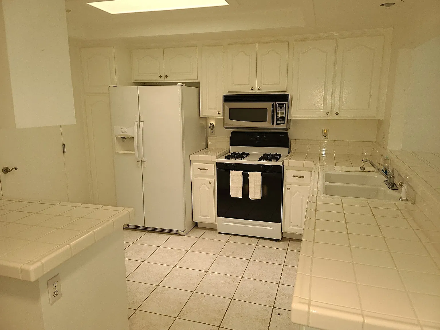 2191 Flame Tree Way — Photo 2