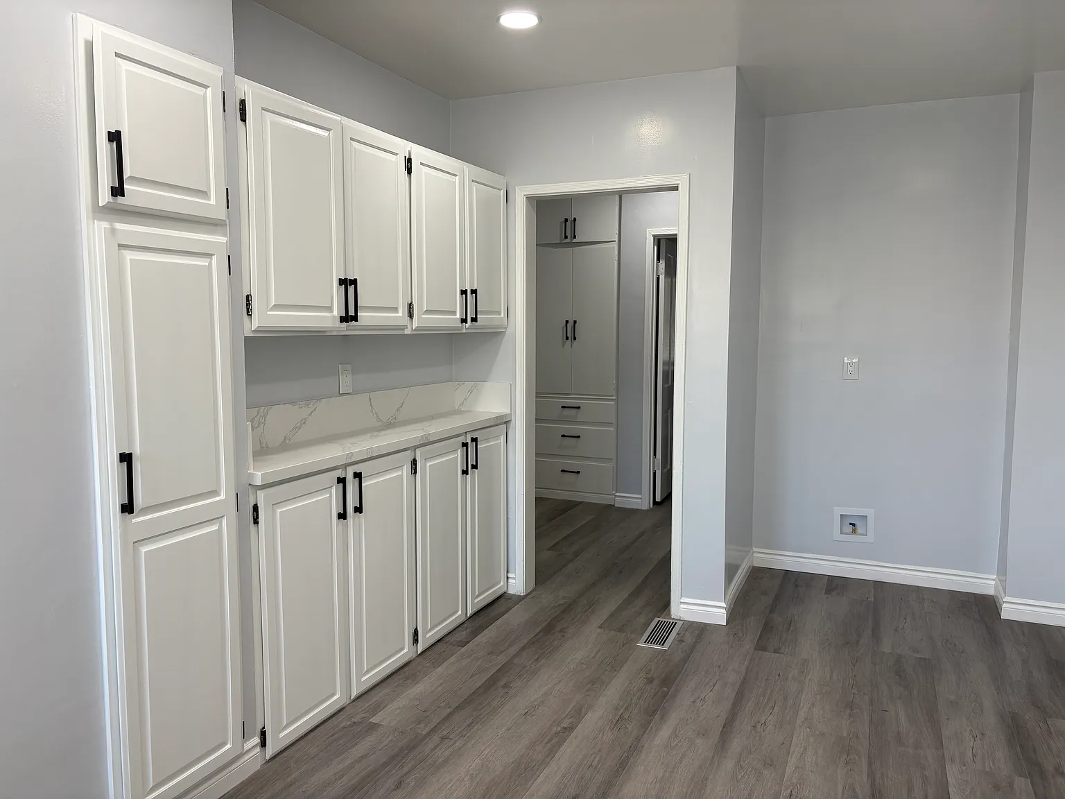 3 bed, 1428 sqft, $3,700 — Photo 4