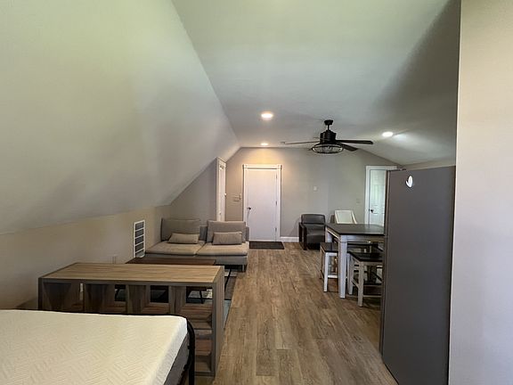 4th image of 77 Wildwood Ave #3