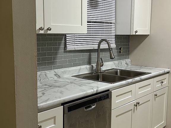 3rd image of 411 N Lake Shore Dr #411