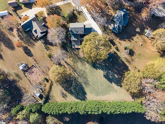 4th image of 225 Hawkins Creek Ct