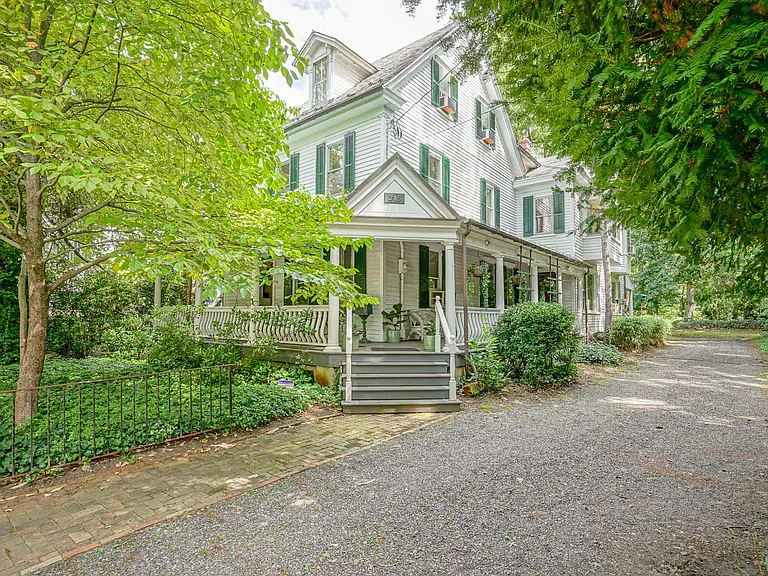 315 Chestnut St — Photo 1