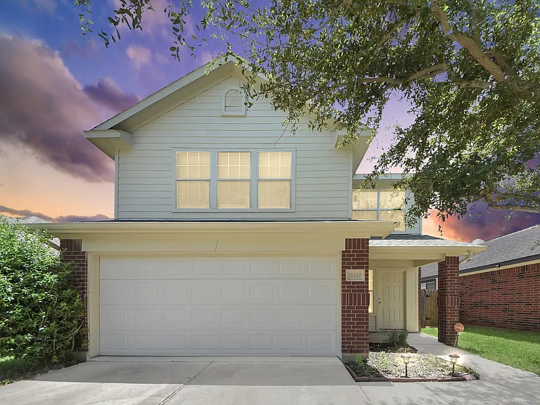 14423 Hillard Green Ln — Photo 2