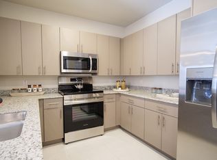 622 NE 2nd St #202, Dania, FL 33004