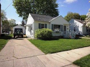 1205 Goodrich St, Lansing, MI 48910