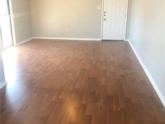5th image of 803 Autumn Cir APT C