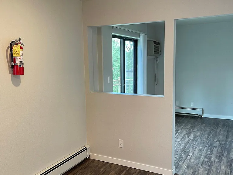 420 S Van Buren St #5 — Photo 5