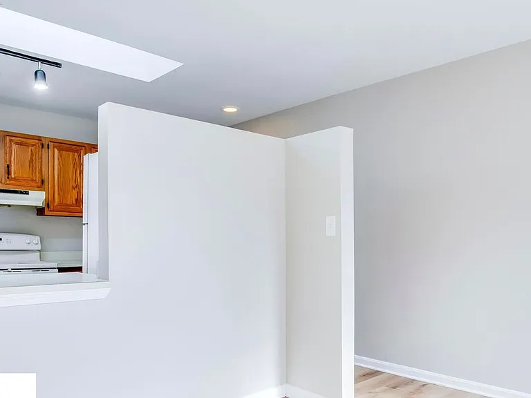814 Franklin St — Photo 16