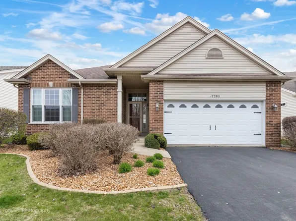 17205 Mendota Dr, Lockport, IL 60441