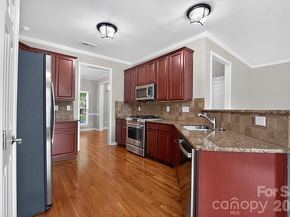 3rd image of 2515 Bethesda Oaks Dr