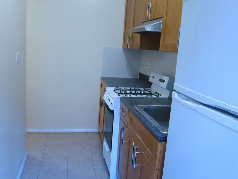 2nd image of 1480 York Ave APT 5D