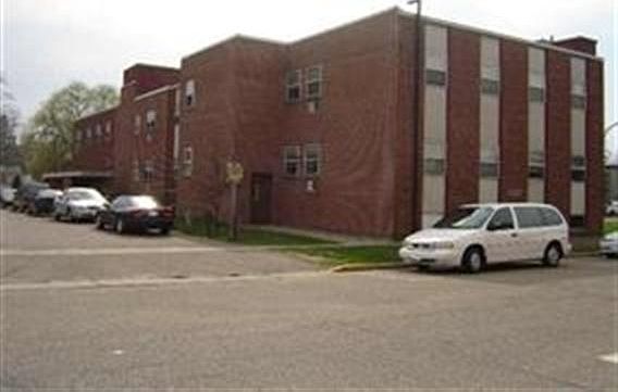 2nd image of 122 Maine St