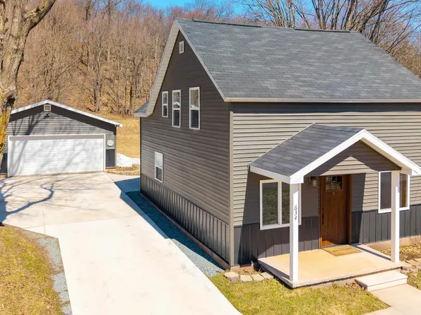 634 County Rd, Negaunee, MI 49866