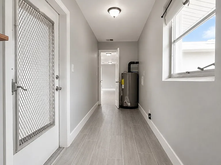 800 Willow Dr — Photo 9