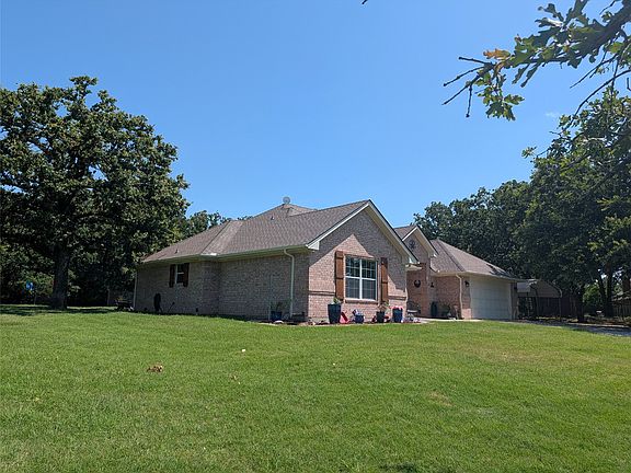 5th image of 105 Jeremy Ln