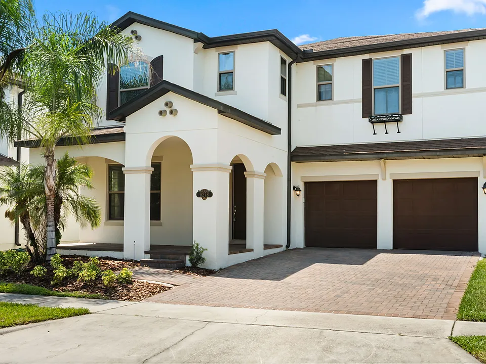 8224 Procida Isle Ln