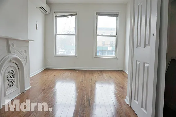 Rented by Mdrn Residential | media 3