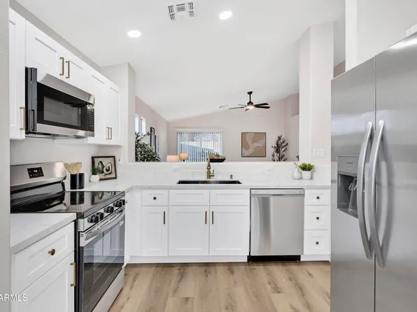 1228 W DIAMOND Avenue, Apache Junction, AZ 85120