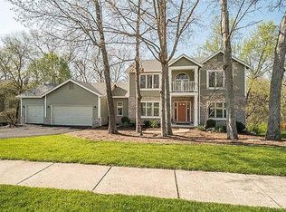 2002 Woodmoor Ridge Dr, Ballwin, MO 63011