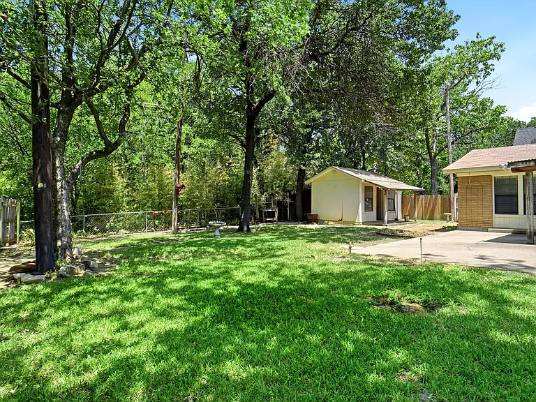 1812 Kynette Dr — Photo 18