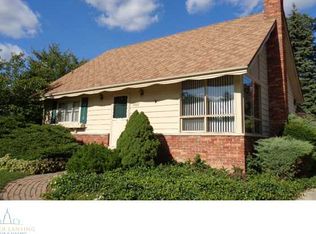 1802 Gay Ln, Lansing, MI 48912