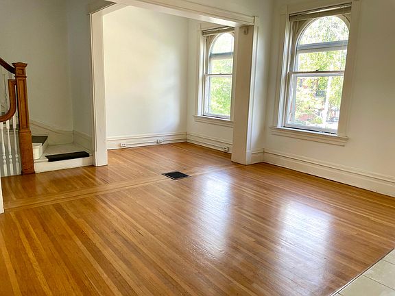 Lounge/living room & reading nook