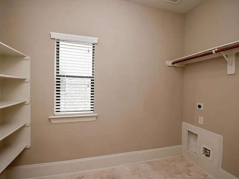 6034 Gracys Landing Ln — Photo 42