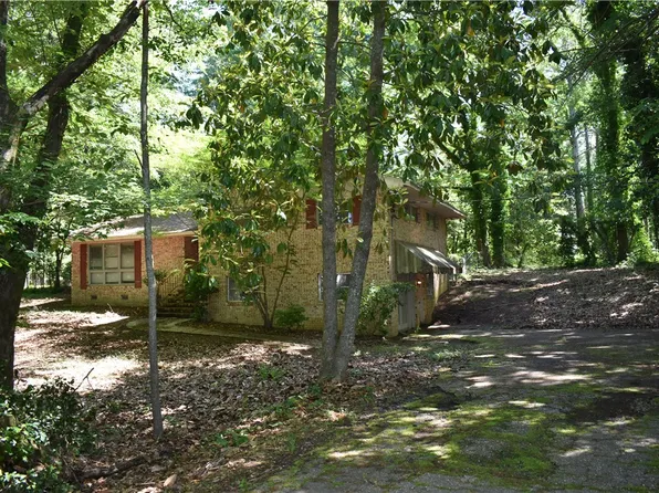 561 Forestdale Dr, Auburn, AL 36830