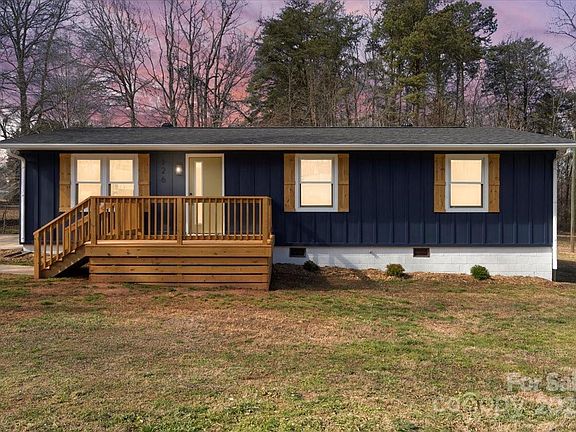 4th image of 126 Terrace Dr