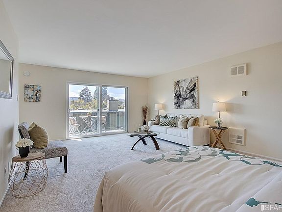 3rd image of 814 N Delaware St APT 302