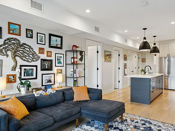 3rd image of 366 6th St #501