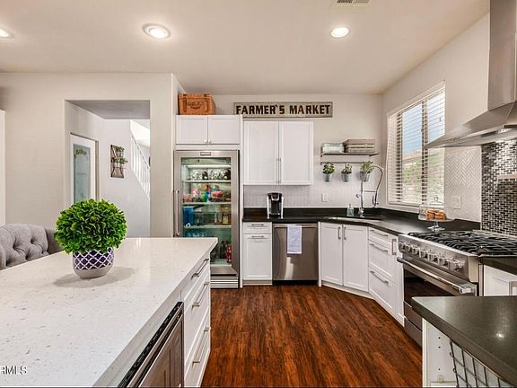 5th image of 3289 E Carla Vista Dr