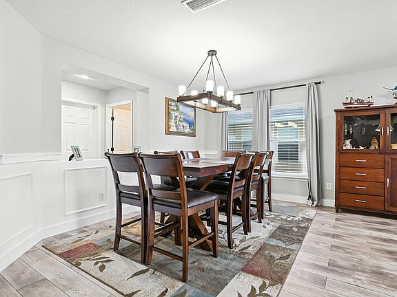 5th image of 124 Camden Cay Dr