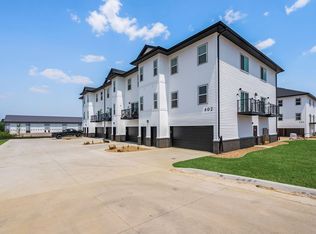Twin Oaks Apartments Bldg 9: 398 Fast Lane, Cedar Falls, IA 50613