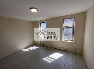 35-20 Ditmars Blvd #B3, Astoria, NY 11105