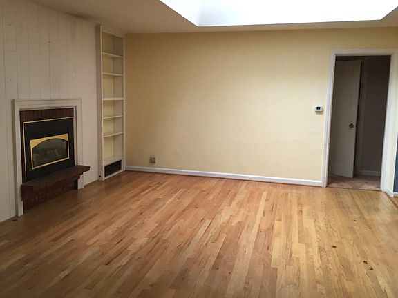 4th image of 13505 23rd Ave NE
