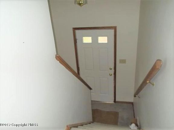 5th image of 5 Candlewood Ln