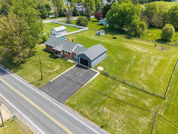 5th image of 555 Old Summit Bridge Rd