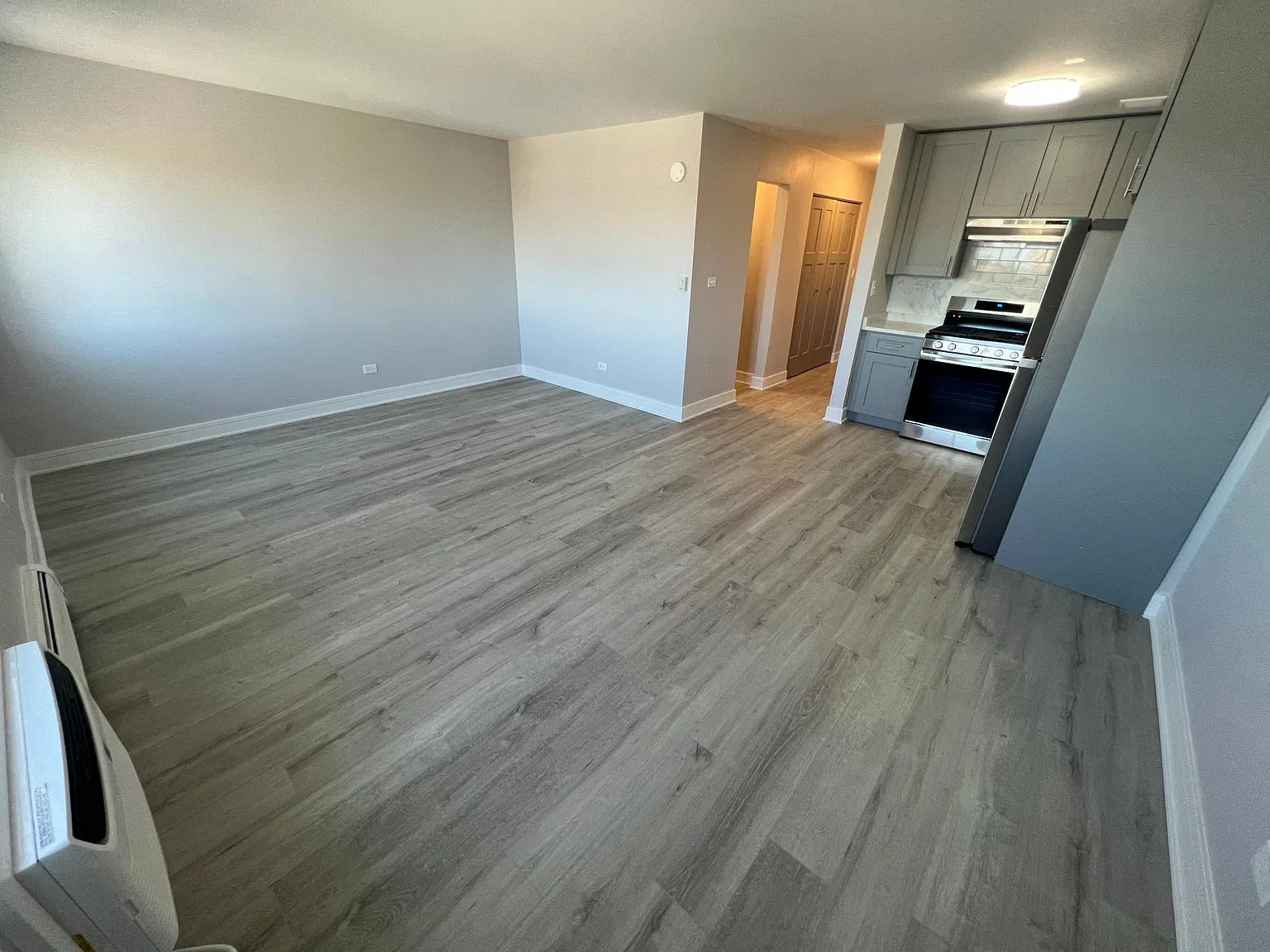 8526 W Catherine Ave — Photo 3