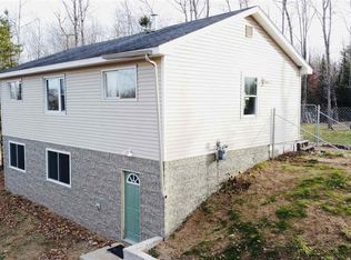 192 Midway Dr, Negaunee, MI 49866