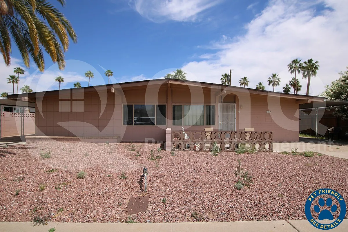 1 bed, 1.0 bath, 550 sqft, $999 — Photo 1
