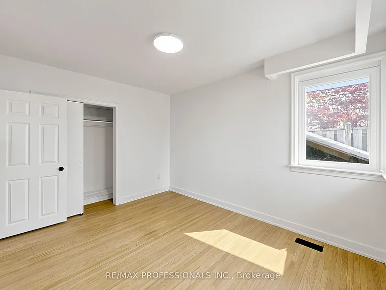 25 Carsbrooke Rd — Photo 21