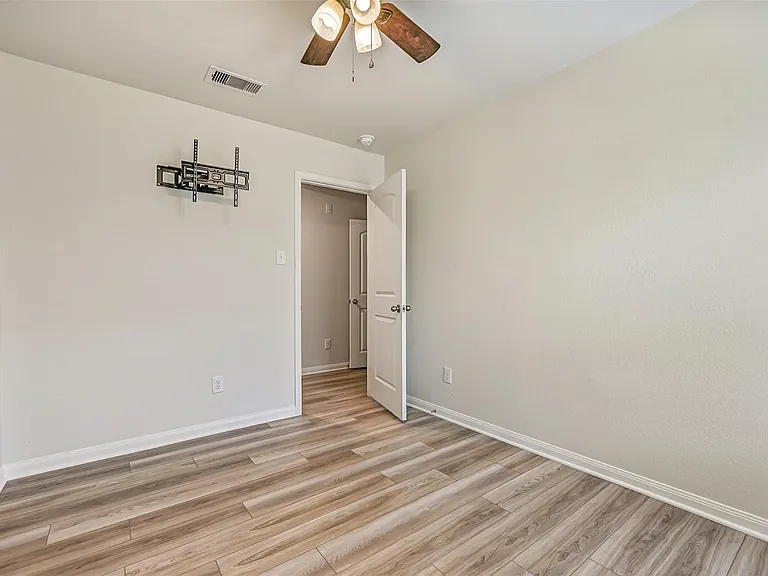 23144 Shakespeare Dr — Photo 21