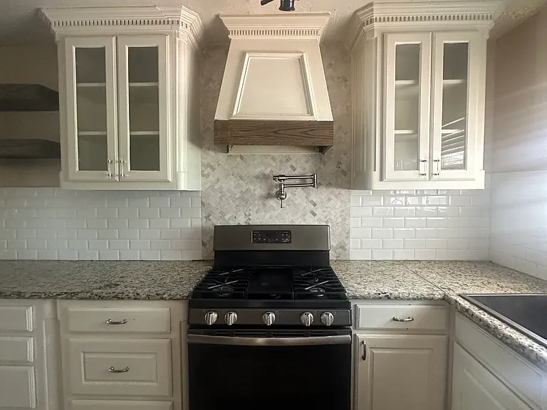 1112 E Alan Ave — Photo 8
