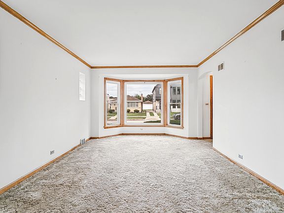 2nd image of 7433 N Oriole Ave
