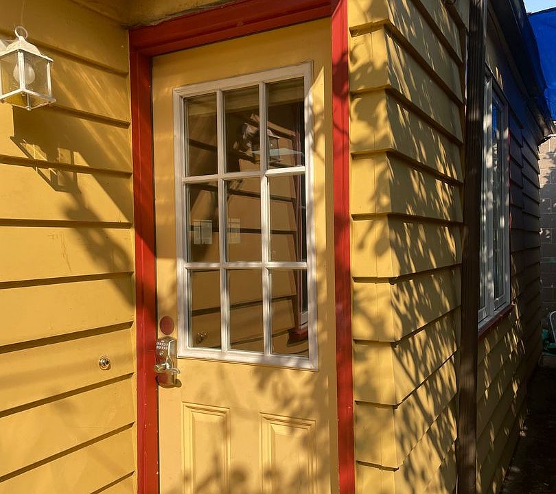 1st image of 2120-2128 NE 12th Ave #2120