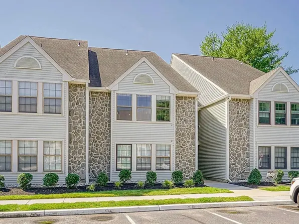 4 Provincetown Dr, Marlton, NJ 08053