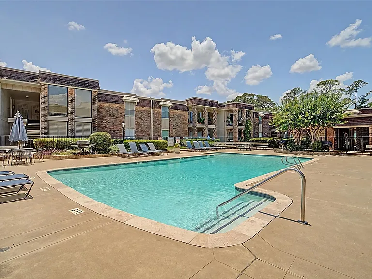 7575 Katy Fwy #4 — Photo 46