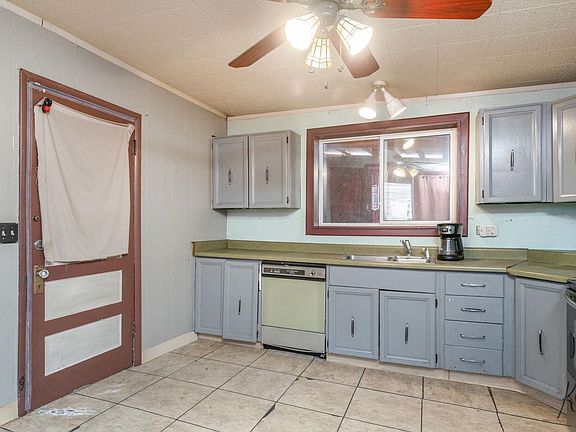 3rd image of 207 Wickersham St