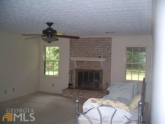 2nd image of 3682 Sweet Briar Ln SE